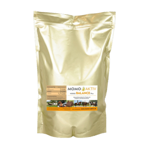 Eine goldene Verpackung von MOMO-AKTIV HORSE BALANCE Plus mit einem Etikett, das verschiedene Pferde in einer Gruppe zeigt